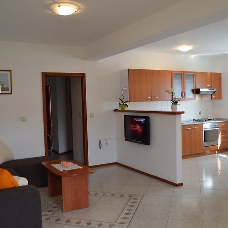 Apartment M&M Marasi Luaran gambar