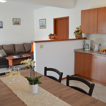 Apartment M&M Marasi Luaran gambar